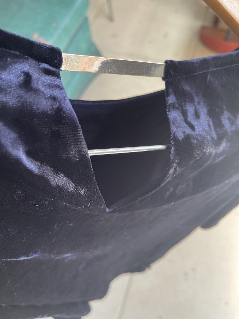 Dorothy Perkins Navy Velvet (Category: Blouses) located in Mandaluyong City. Submitted by coolmeybab (Listing ID 1468789348, Image 3). Description: Velvet fabric with silver band on the back neckline Size 14 US / 18 UK .