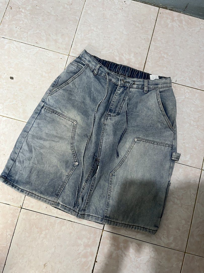 Double knee carp (Category: Shorts) located in Orani. Submitted by jhnrwthrift. (Listing ID 1468722604, Image 1). Description: Double knee carp jorts random W 30-32 L 23 L.o 13 700nego.