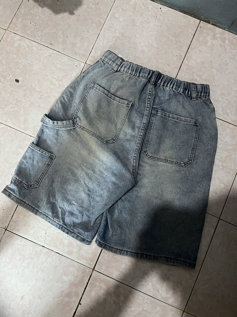 Double knee carp (Category: Shorts) located in Orani. Submitted by jhnrwthrift. (Listing ID 1468722604, Image 2). Description: Double knee carp jorts random W 30-32 L 23 L.o 13 700nego.