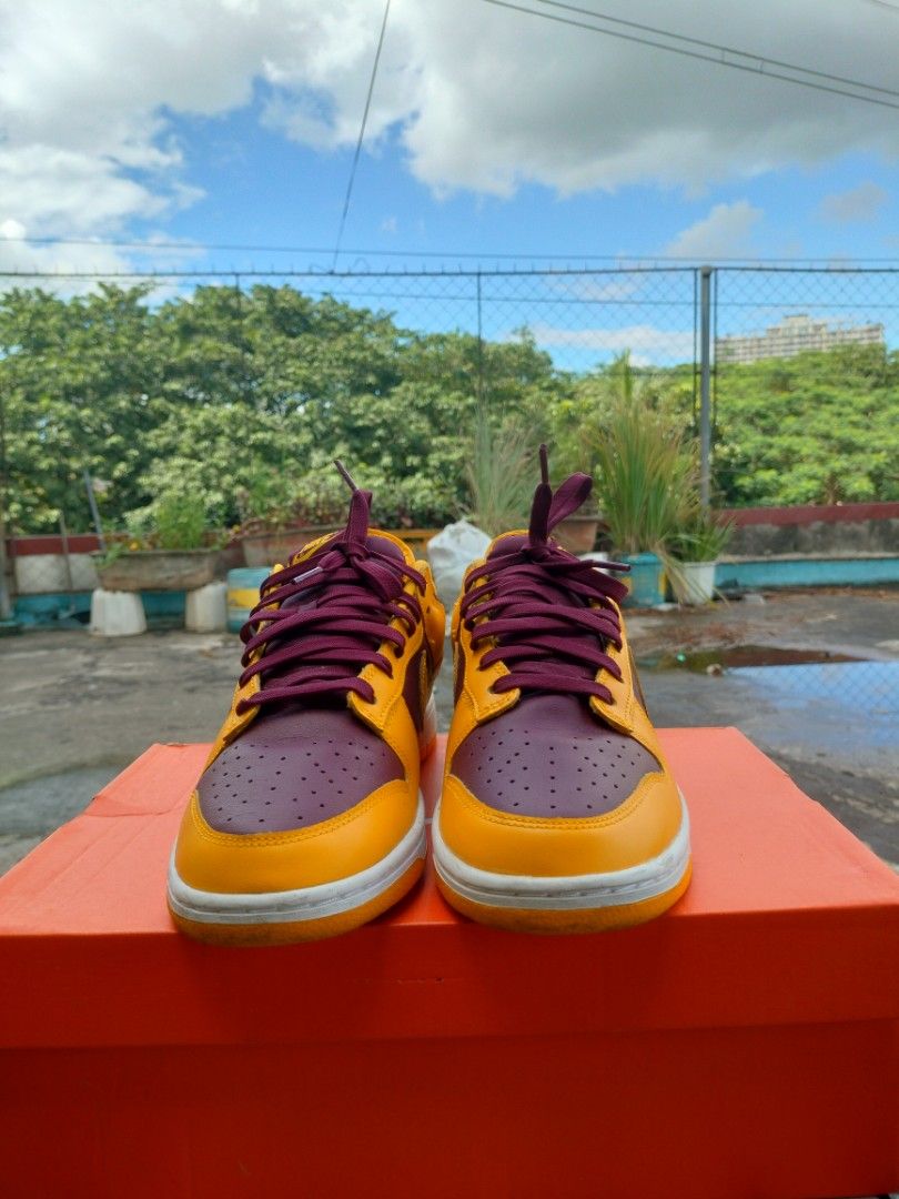 Dunks Arizona (Category: Sneakers) located in Quezon City. Submitted by forbiddenfruit777 (Listing ID 1468774201, Image 3). Description: Arizona Dunks Low 10US/44EURO Authentic Pair Only.