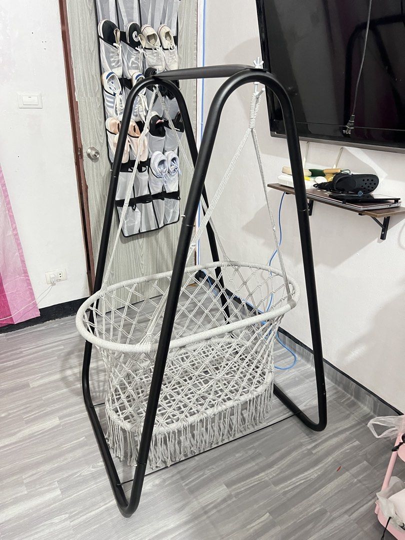 Duyan w/ Metal Stand (Category: Cots & Cribs) located in Manila. Submitted by shakurxxx (Listing ID 1468912106, Image 2). Description: kinabit lang to test but never nagamit. -good as new -with metal stand -makapal -safe for babies until toddler -space saver .