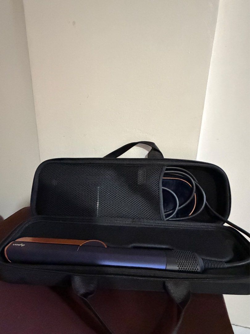 Dyson Airstrait (Category: Hair) located in Muntinlupa City. Submitted by maaarjj (Listing ID 1468712554, Image 2). Description: ✨Authentic with Receipt!! ✨33990 original price ✨Like new!! Used 3x only ✨Hair styling/Hair Straightener using air not heat!! ✨Style in just few minutes Super worth it pag nakuha nyoooo.