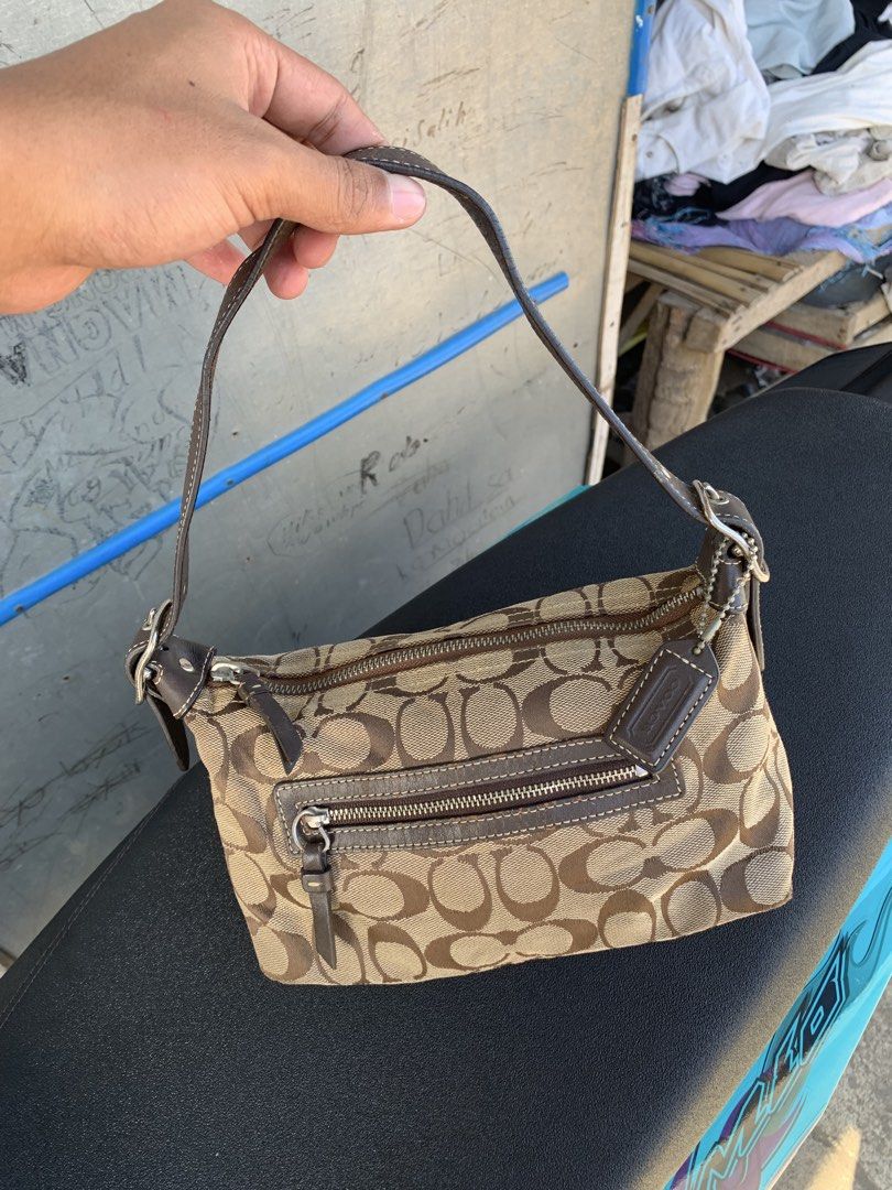 EARLY 2000s COACH KILI BAG (Category: Announcements) located in Manila. Submitted by ibramac11 (Listing ID 1468772365, Image 1). Description: .