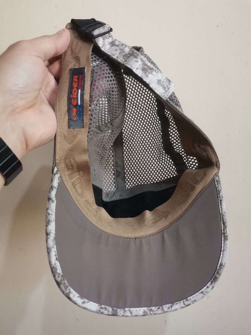 Eider 5 panel (Category: Caps & Hats) located in Davao. Submitted by marcio17 (Listing ID 1468715087, Image 3). Description: Excellent condition Need wash 650 freeshipping only.