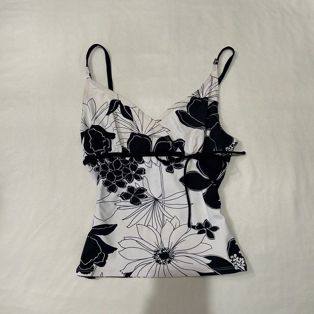 elle tankini top (Category: Sleeveless) located in Pagadian. Submitted by yowna_declutters (Listing ID 1468759571, Image 1). Description: dm for more info.