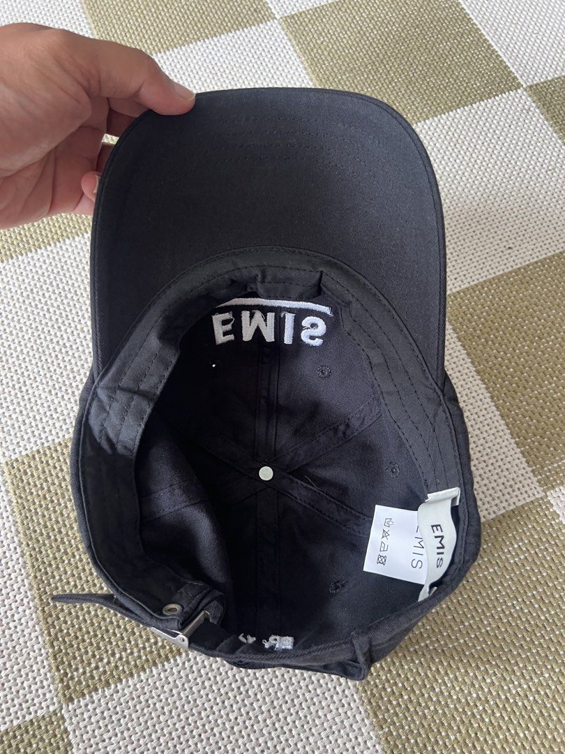 Emis cap (Category: Cap & Hats) located in Shah Alam. Submitted by snapbald (Listing ID 1468765121, Image 3). Description: Condition 9/10.