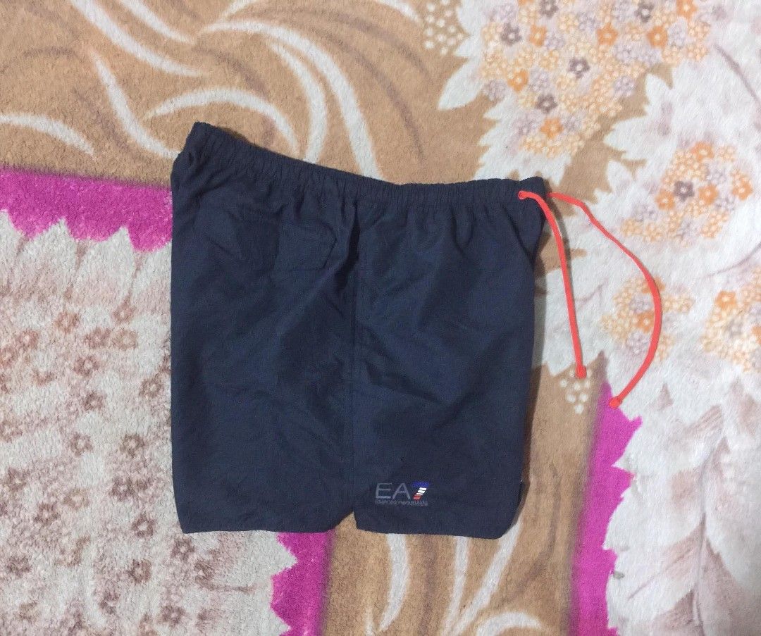 Emporio armani (Category: Activewear) located in Tagum. Submitted by urbanoadulajr (Listing ID 1468834748, Image 1). Description: Emporio armani two pockets size 34 length: 15 excellent Mine 450.
