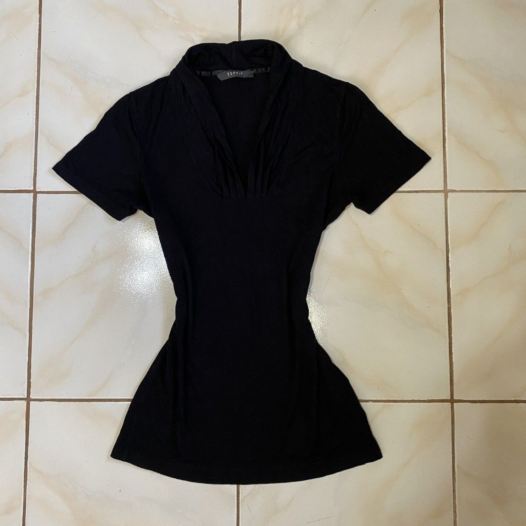 Esprit Black Short Sleeve V-Neck Blouse (Category: Blouses) located in Roxas City. Submitted by xyddvs (Listing ID 1468821981, Image 1). Description: Esprit! no flaws size small to med.