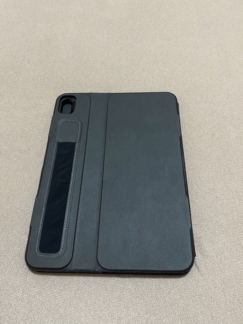 ESR Shift Magnetic Case for Ipad 11th Gen (A16) (Category: Cases & Sleeves) located in Bacolor. Submitted by pberbs (Listing ID 1468798758, Image 2). Description: ESR Shift Magnetic Case for iPad 11th Gen (A16) * Super pristine condition * Minimal signs of usage, barely noticeable * Well-maintained and clean overall.