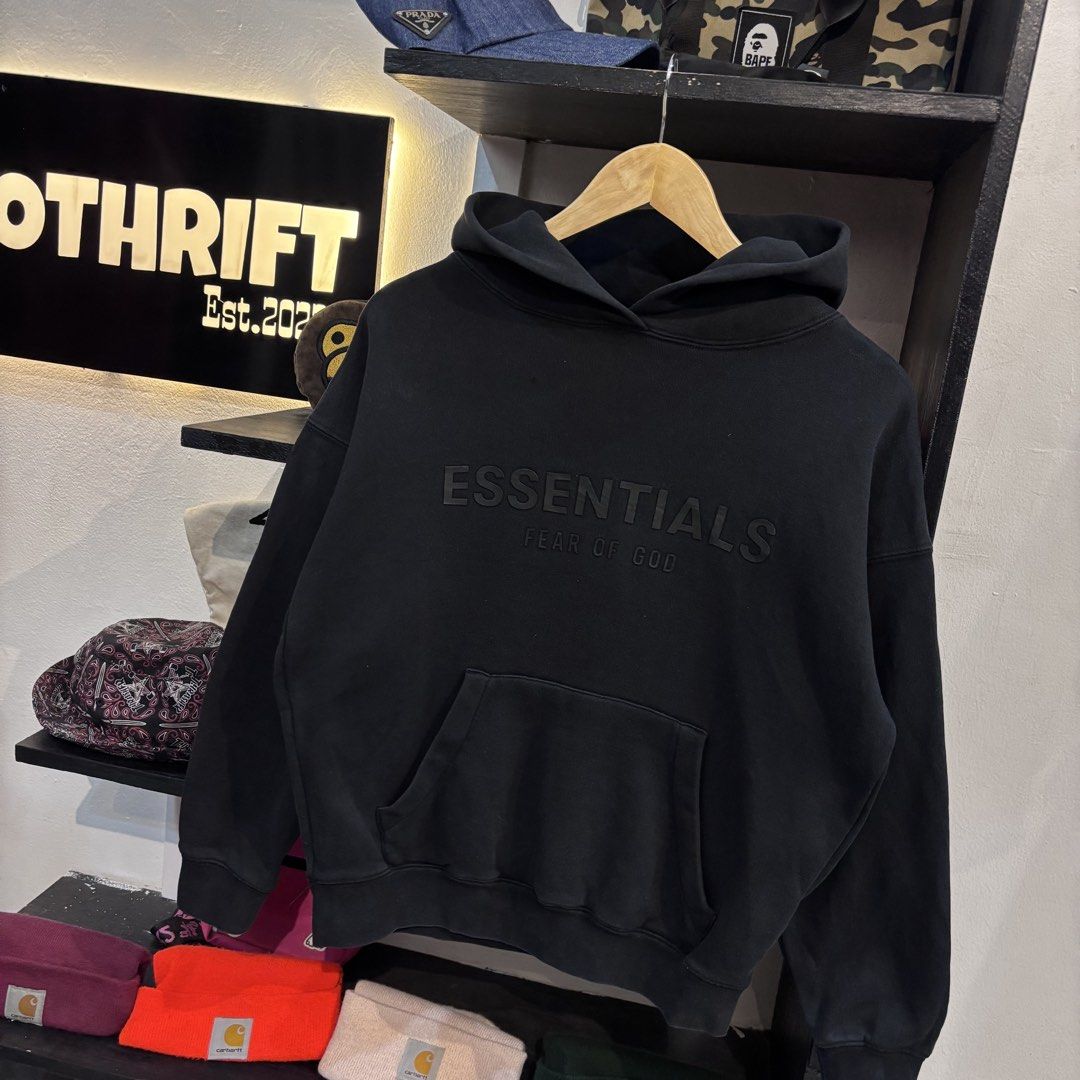 Essentials Black Hoodie (Category: Activewear) located in Rizal. Submitted by doyskie.star (Listing ID 1468736006, Image 2). Description: ESSENTIAL FEAR OF GOD BLACK HOODIE 22 by 23 COMPLETE TAGS.