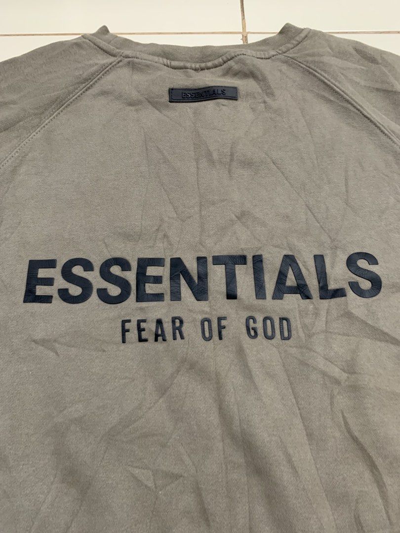 Essentials Pullover (Category: Coats, Jackets and Outerwear) located in Manila. Submitted by gabo0 (Listing ID 1468811356, Image 3). Description: NO ISSUE Dimes: 26x 29 (best fit xl) Excellent Condition .