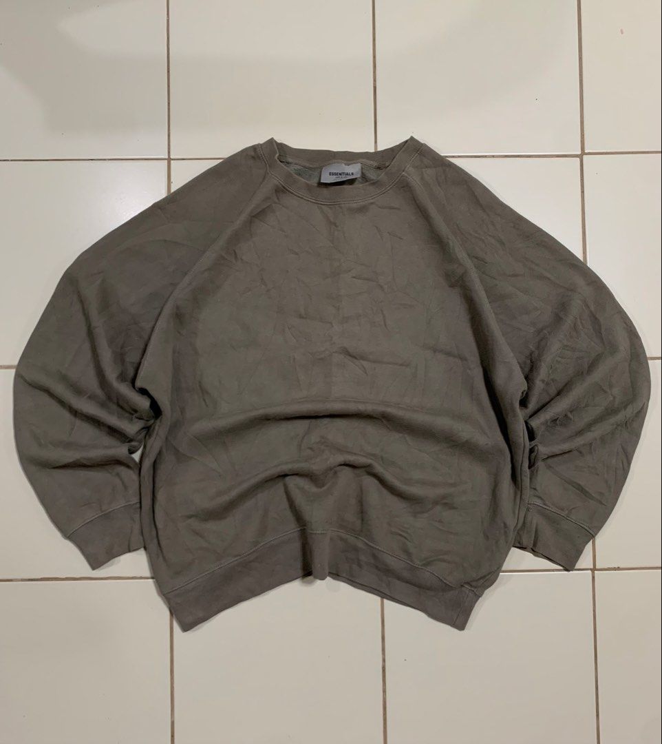 Essentials Pullover (Category: Coats, Jackets and Outerwear) located in Manila. Submitted by gabo0 (Listing ID 1468811356, Image 1). Description: NO ISSUE Dimes: 26x 29 (best fit xl) Excellent Condition .