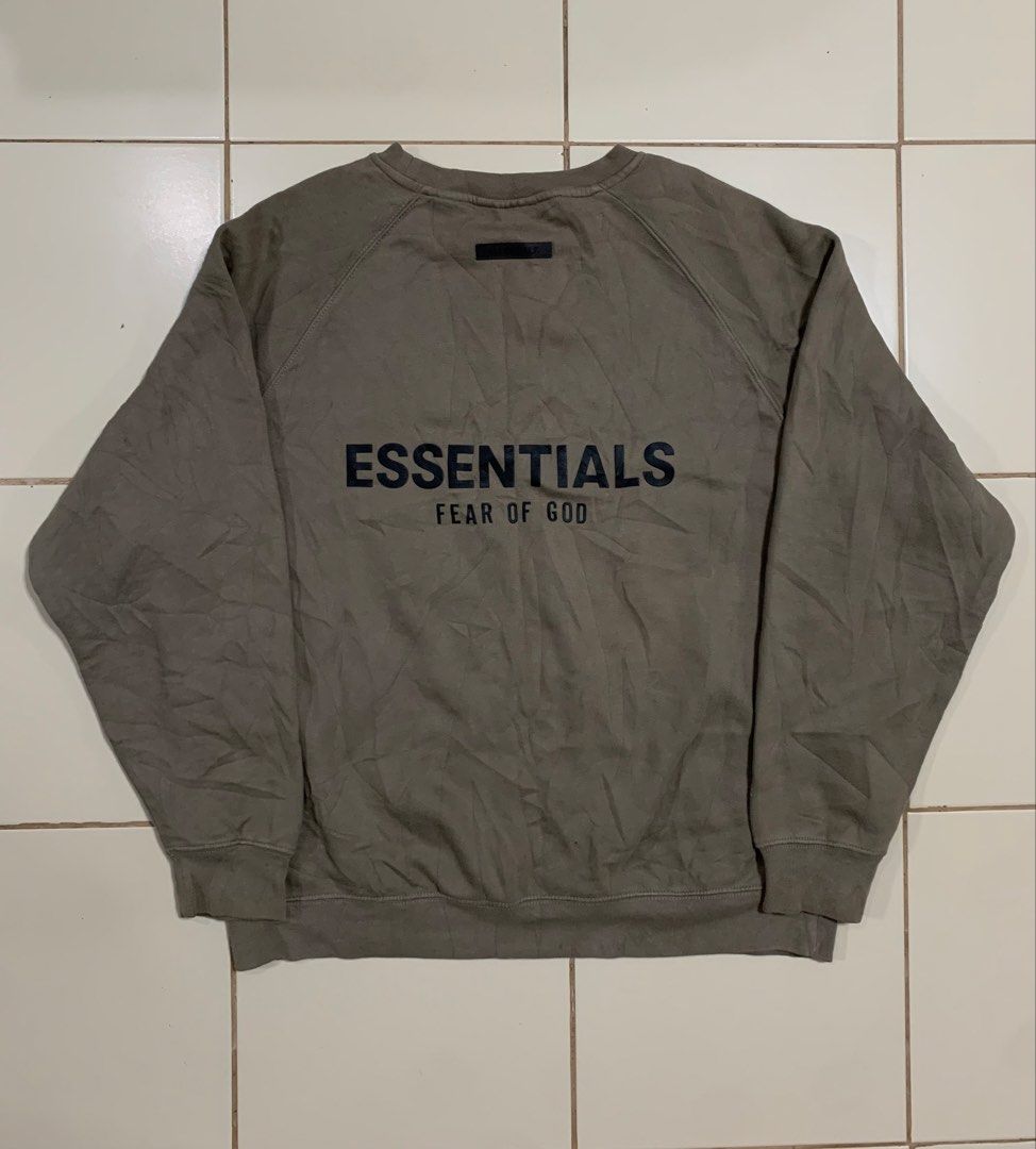 Essentials Pullover (Category: Coats, Jackets and Outerwear) located in Manila. Submitted by gabo0 (Listing ID 1468811356, Image 2). Description: NO ISSUE Dimes: 26x 29 (best fit xl) Excellent Condition .