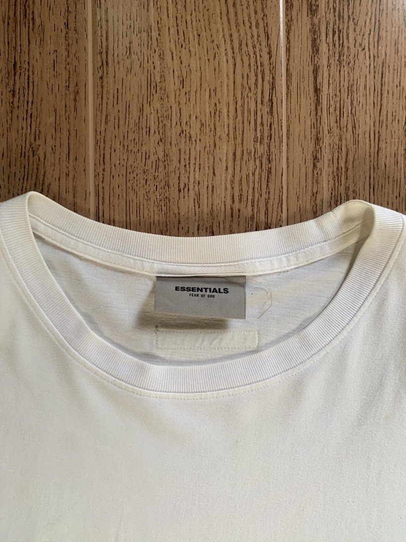 Essentials T shirt (Category: Tshirts & Polo Shirts ) located in Alburquerque. Submitted by gersonlanzaderas (Listing ID 1468733814, Image 2). Description: .