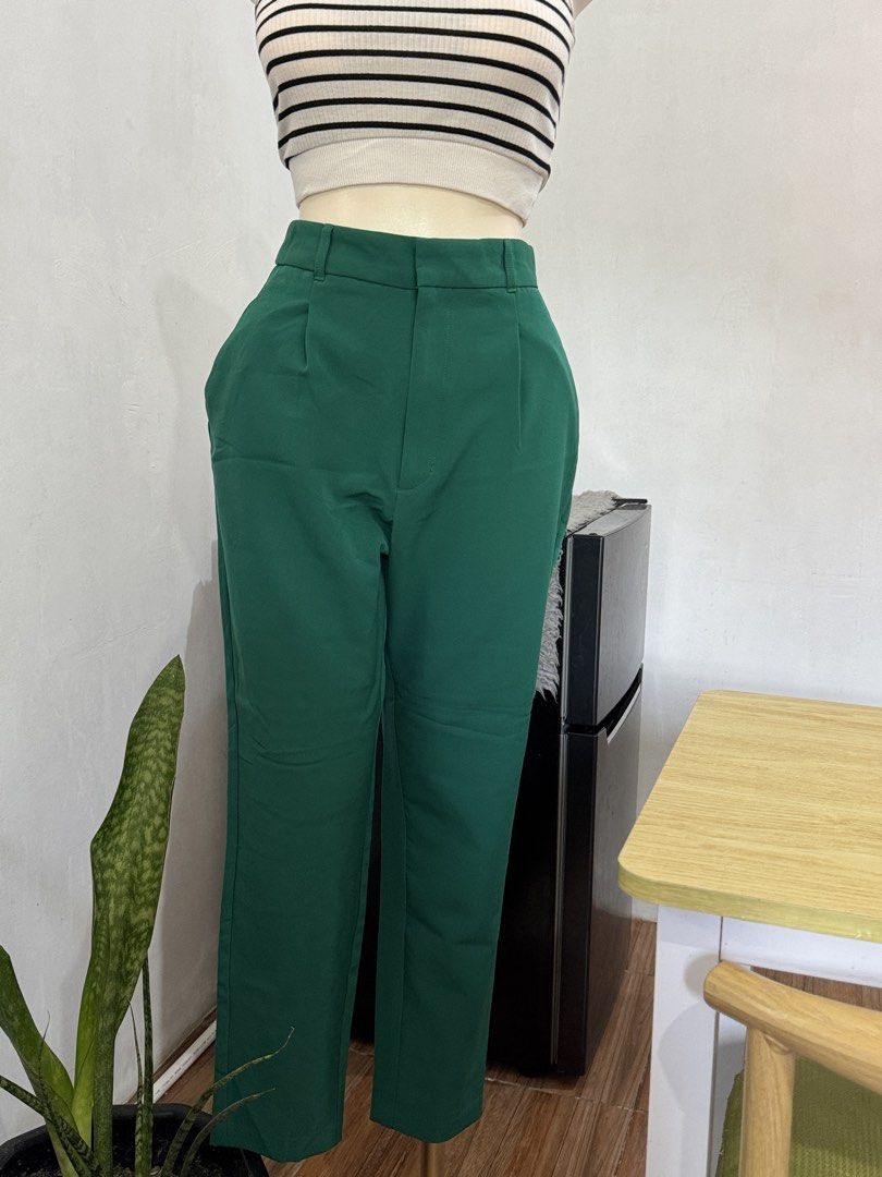 ETC GU MEDIUM TROUSER GREEN COLOR (Category: Other Bottoms) located in Dasmarinas. Submitted by ennahsthriftcollection (Listing ID 1468778253, Image 3). Description: ETC GU MEDIUM TROUSER GREEN COLOR Length: 36 1/2 inches Waistline: 26-28 .