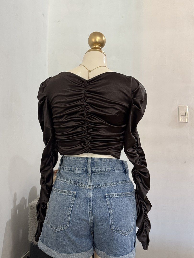 ETC H&M CHOCO SEXY TOP SMALL FRAME (Category: Others Tops) located in Dasmarinas. Submitted by ennahsthriftcollection (Listing ID 1468778665, Image 3). Description: ETC H&M CHOCO SEXY TOP SMALL FRAME.