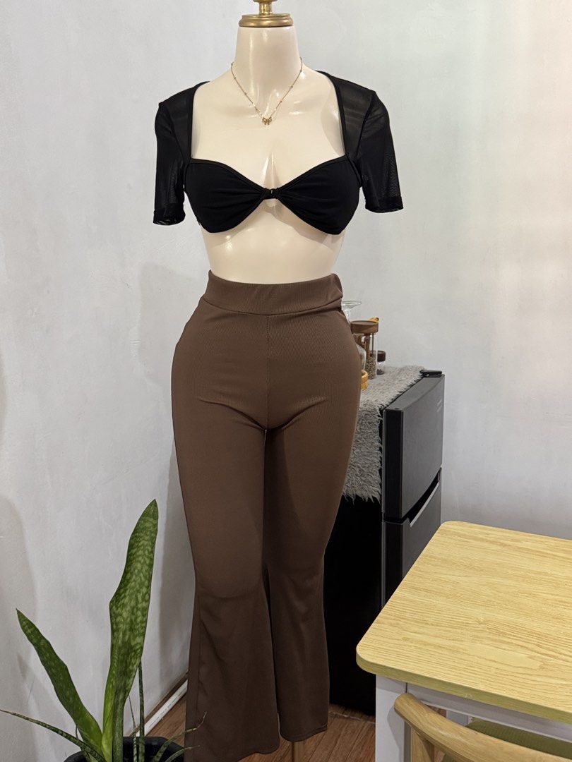 ETC KNITTED BOTTOM AND SHEIN TOP SET (Category: Sets or Coordinates) located in Dasmarinas. Submitted by ennahsthriftcollection (Listing ID 1468739435, Image 2). Description: ETC SET KNITTED BOTTOM AND BLACK TOP SMALL Length : 37 inches bottom .