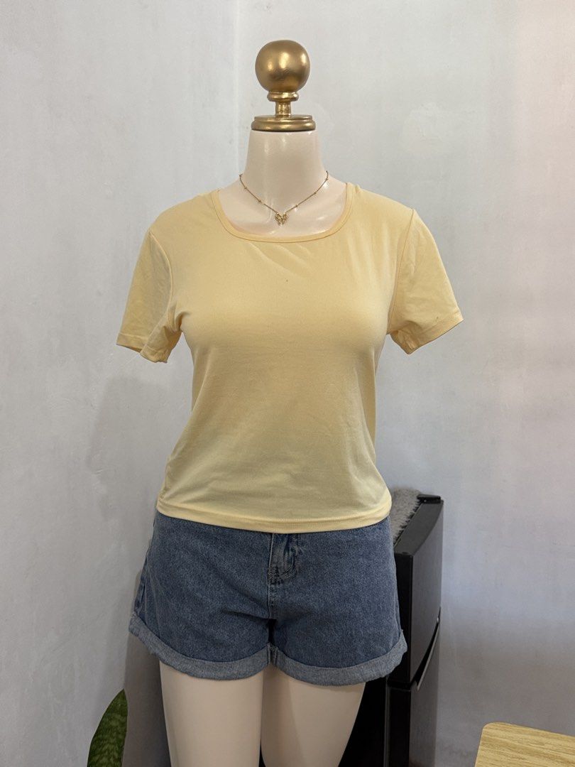 ETC LIGHT YELLOW T-SHIRT SMALL TO MEDIUM (Category: Shirts) located in Dasmarinas. Submitted by ennahsthriftcollection (Listing ID 1468783046, Image 2). Description: ETC LIGHT YELLOW T-SHIRT SMALL TO MEDIUM.