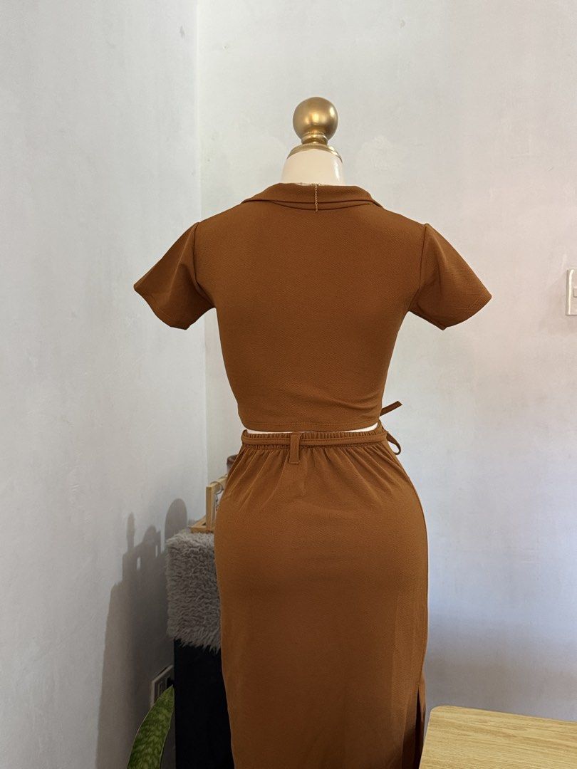 ETC RUSTY BROWN COORDINATES SMALL WITH SLIT (Category: Sets or Coordinates) located in Dasmarinas. Submitted by ennahsthriftcollection (Listing ID 1468757042, Image 3). Description: ETC RUSTY BROWN COORDINATES SMALL WITH SLIT Skirt Length : 35 inches Waistline : 22 to 28 Top Length : 12 inches Top Width : 13 inches Need wash lang mii no issue.