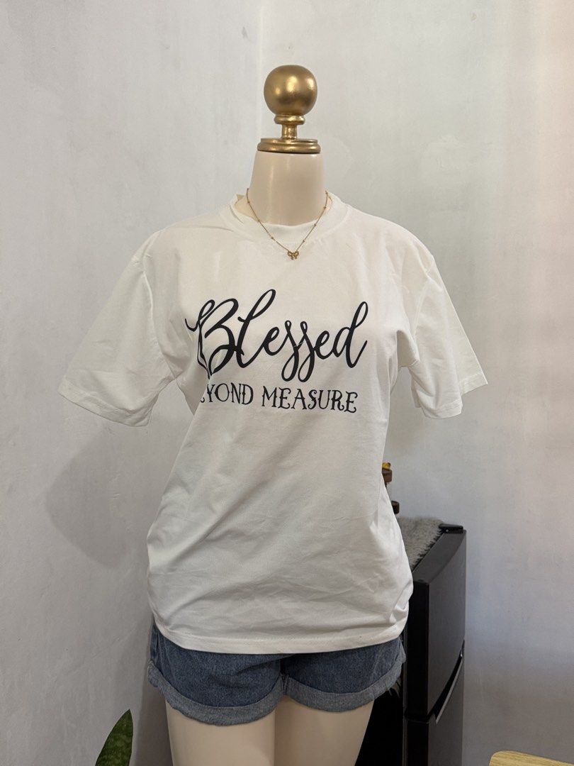 ETC WHITE LARGE T -SHIRT (Category: Shirts) located in Dasmarinas. Submitted by ennahsthriftcollection (Listing ID 1468774826, Image 1). Description: ETC WHITE LARGE T -SHIRT Length: 25 inches Width: 20 inches .