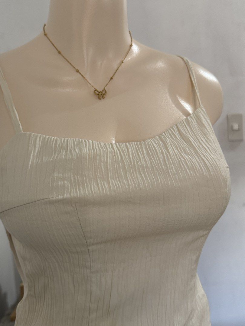 ETC WHITE SMALL SEXY DRESS (Category: Dresses) located in Dasmarinas. Submitted by ennahsthriftcollection (Listing ID 1468772634, Image 2). Description: ETC WHITE SMALL SEXY DRESS Length : 24 inches .