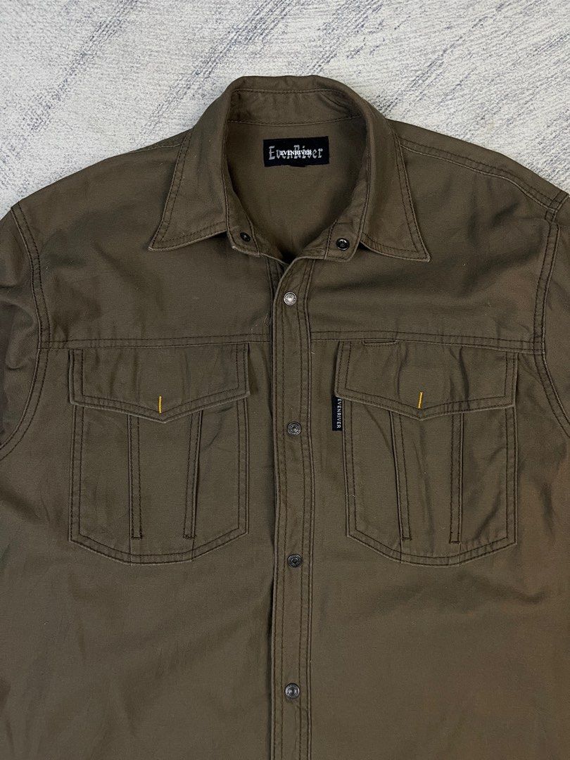 Evenriver Work Jacket (Category: Coats, Jackets and Outerwear) located in Kota Bharu. Submitted by mixbrandclothing (Listing ID 1468839209, Image 3). Description: Saiz di tag: M Pit: 21” Labuh: 30” Condition: 8/10 -Ada pinhole kecil sahaja -Warna macam ada faded di depan bhgn kiri, tapi kalau tengok depan2 tak jelas pon. Dalam gambar baru nampak. Harga tak termasuk pos Terima kasih 261041.