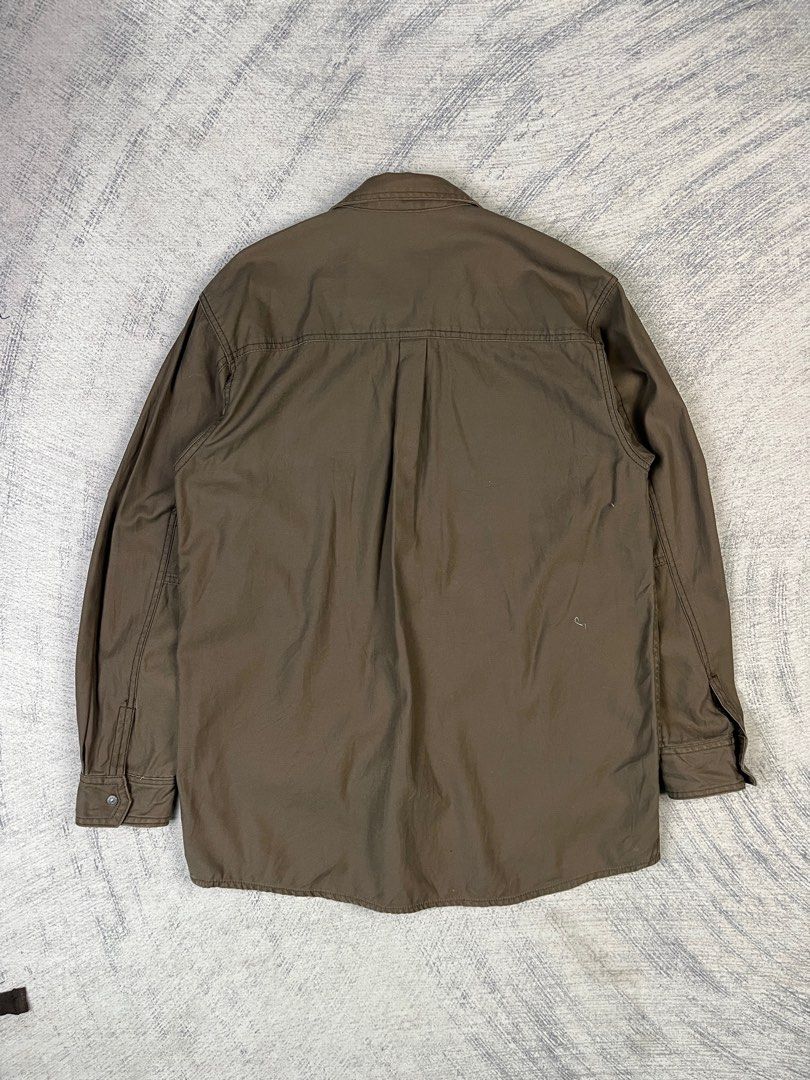Evenriver Work Jacket (Category: Coats, Jackets and Outerwear) located in Kota Bharu. Submitted by mixbrandclothing (Listing ID 1468839209, Image 2). Description: Saiz di tag: M Pit: 21” Labuh: 30” Condition: 8/10 -Ada pinhole kecil sahaja -Warna macam ada faded di depan bhgn kiri, tapi kalau tengok depan2 tak jelas pon. Dalam gambar baru nampak. Harga tak termasuk pos Terima kasih 261041.