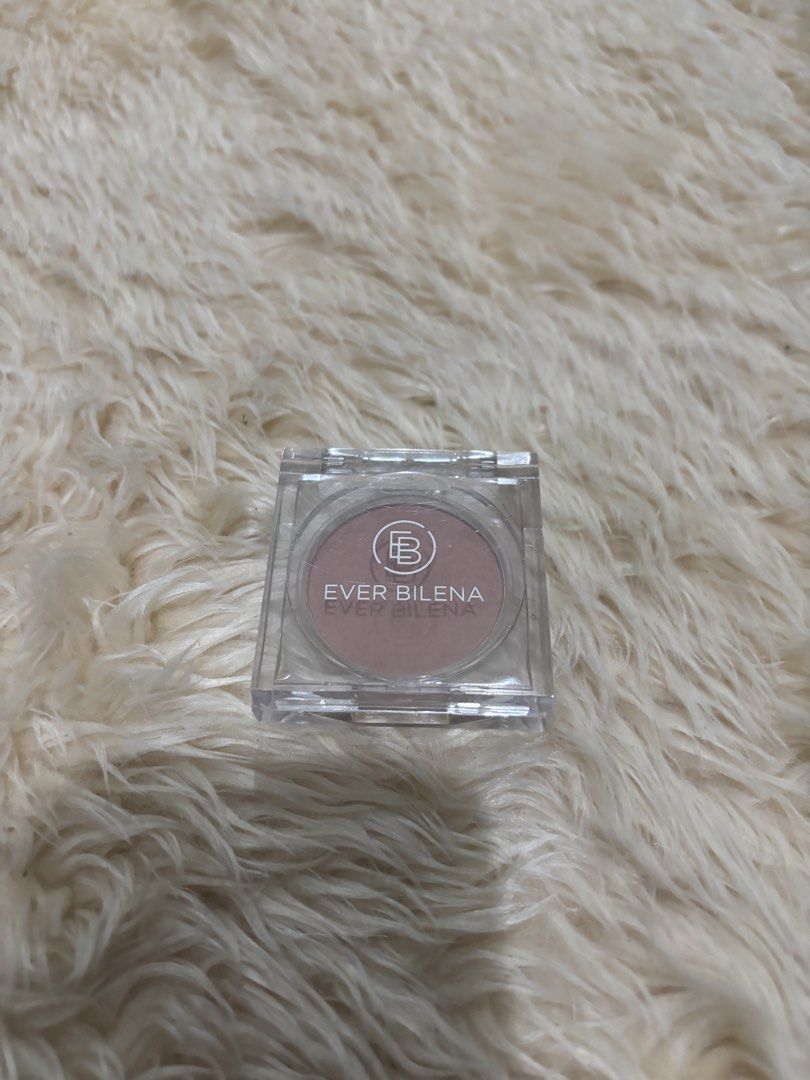 Ever Bilena Powder Blush Golden Hour (Category: Makeup) located in Paranaque City. Submitted by _outfits (Listing ID 1468918647, Image 1). Description: Ever Bilena Powder Blush Shade: Golden Hour 90% left.