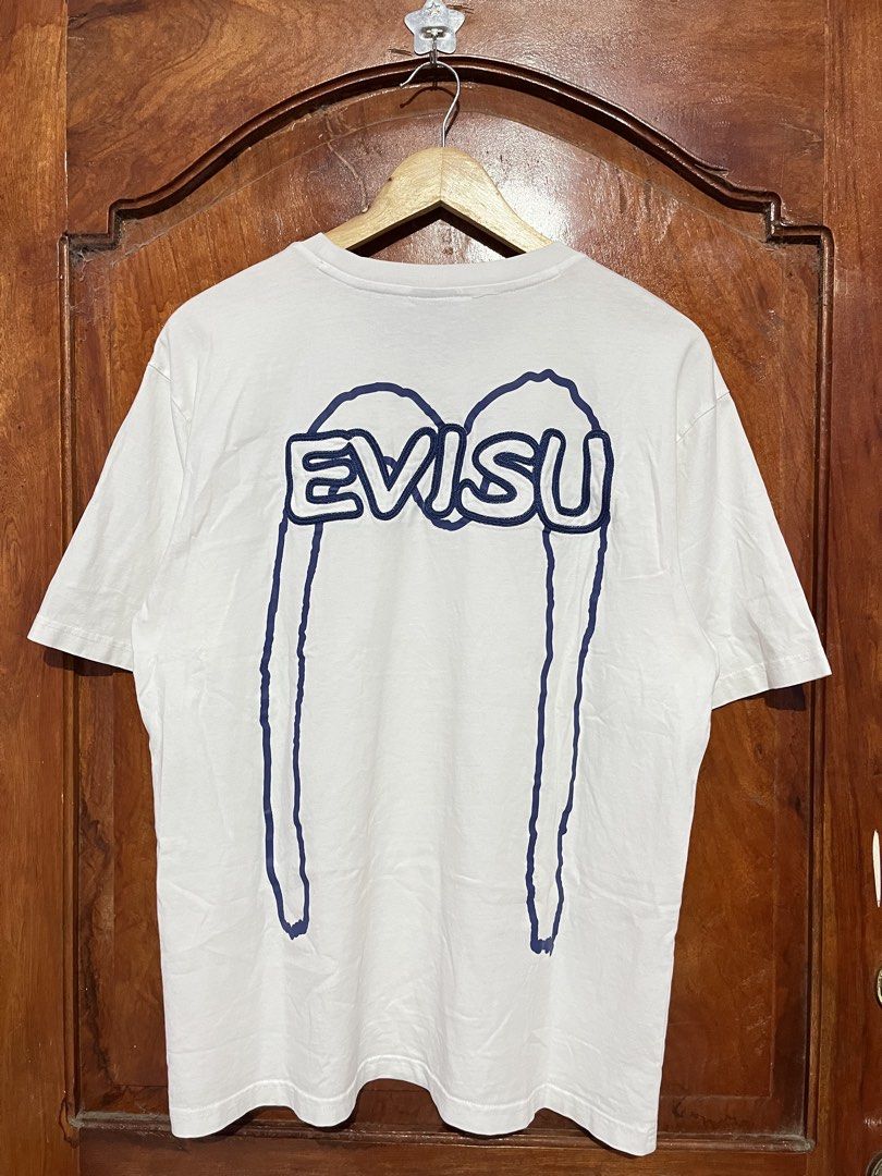 Evisu daicock Tshirt (Category: Tshirts & Polo Shirts ) located in Tumauini. Submitted by jomerthrift (Listing ID 1468888716, Image 1). Description: Dimes: 21.5x27 Color rate: 9.8/10 No issue No cracks No pinholes .
