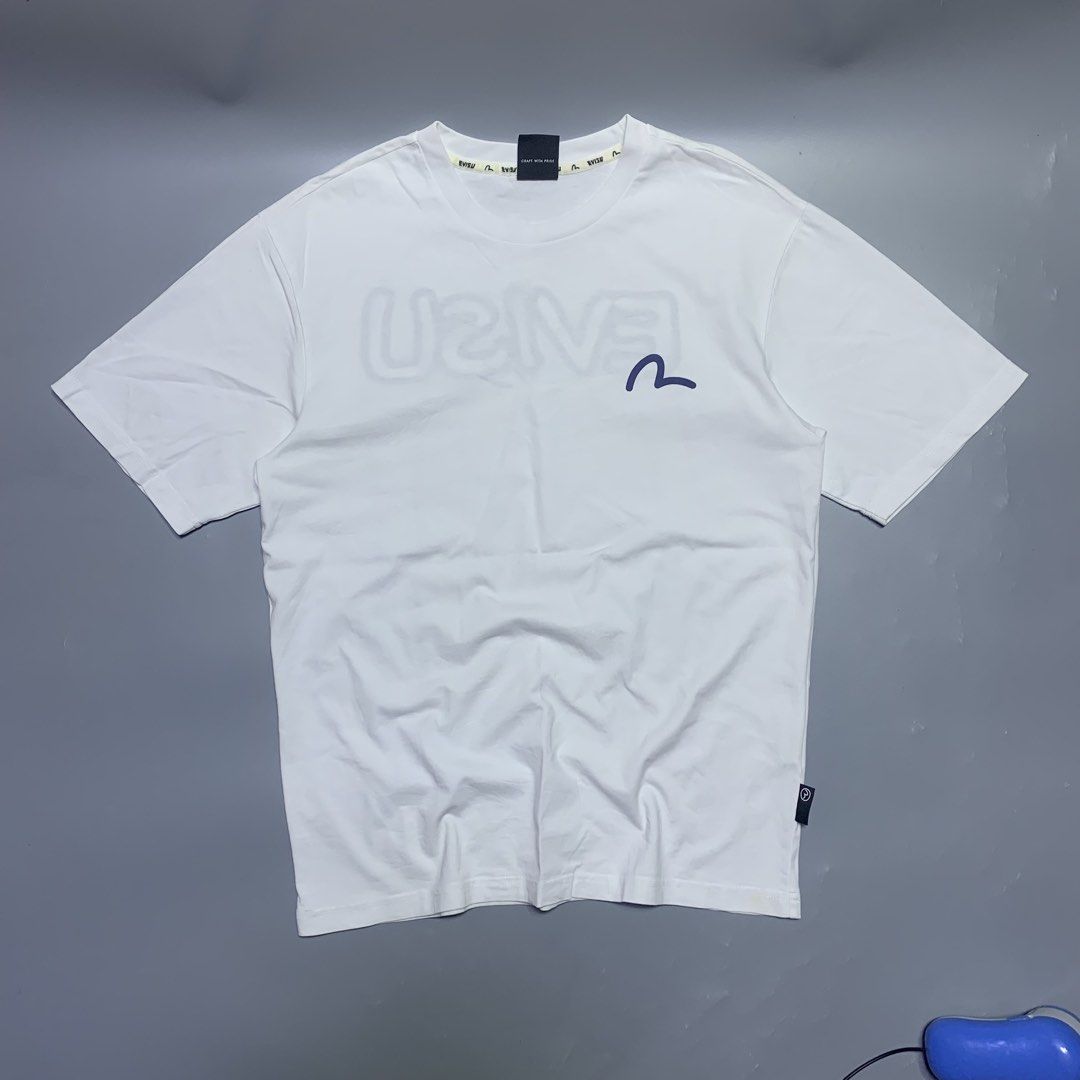 EVISU LAVA EMBROIDERY DAICOCK TEE (Category: Tshirts & Polo Shirts ) located in Cabanatuan. Submitted by _w2keed (Listing ID 1468818609, Image 2). Description: Size: M-L (W20' x L27') Condition: 10/10 Color rate: 9.5/10 Issue/s: need rewash.