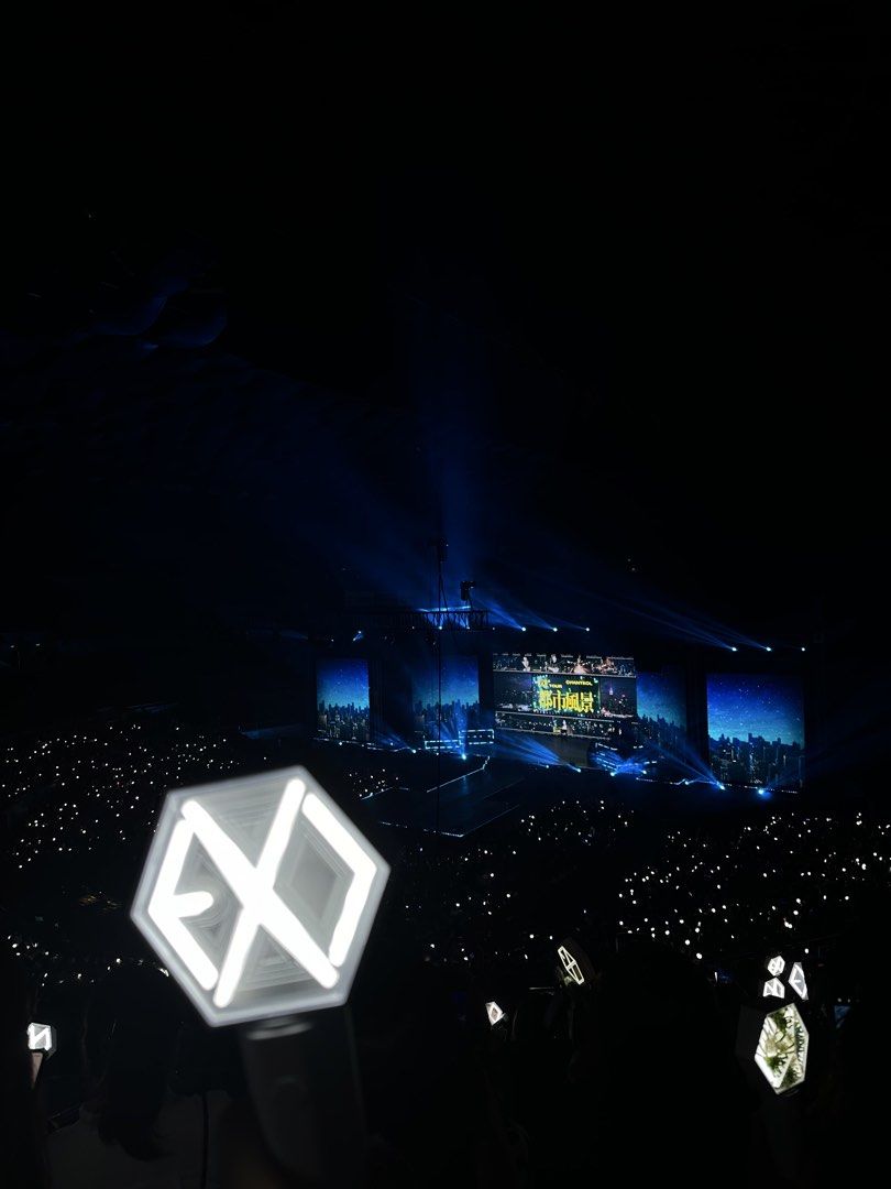 EXO Eribong ver. 3 (Category: K-Wave Merchandise) located in Baguio. Submitted by prettygirl_kaplaan (Listing ID 1468719375, Image 3). Description: used twice only— XIUMIN’S perf and Chanyeol’s con !! bought last 2024 .
