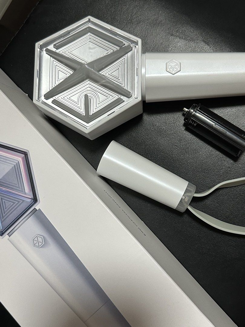 EXO Eribong ver. 3 (Category: K-Wave Merchandise) located in Baguio. Submitted by prettygirl_kaplaan (Listing ID 1468719375, Image 1). Description: used twice only— XIUMIN’S perf and Chanyeol’s con !! bought last 2024 .