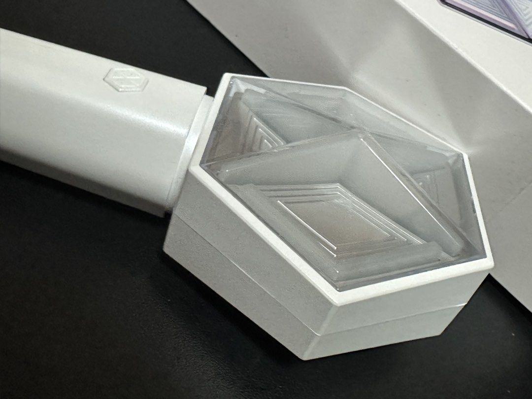 EXO Eribong ver. 3 (Category: K-Wave Merchandise) located in Baguio. Submitted by prettygirl_kaplaan (Listing ID 1468719375, Image 2). Description: used twice only— XIUMIN’S perf and Chanyeol’s con !! bought last 2024 .