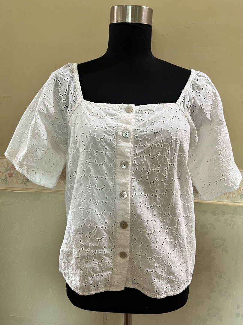 Eyelet top (Category: Blouses) located in Cabanatuan. Submitted by happythriftbyshidshin (Listing ID 1468716761, Image 1). Description: Sign of usage.