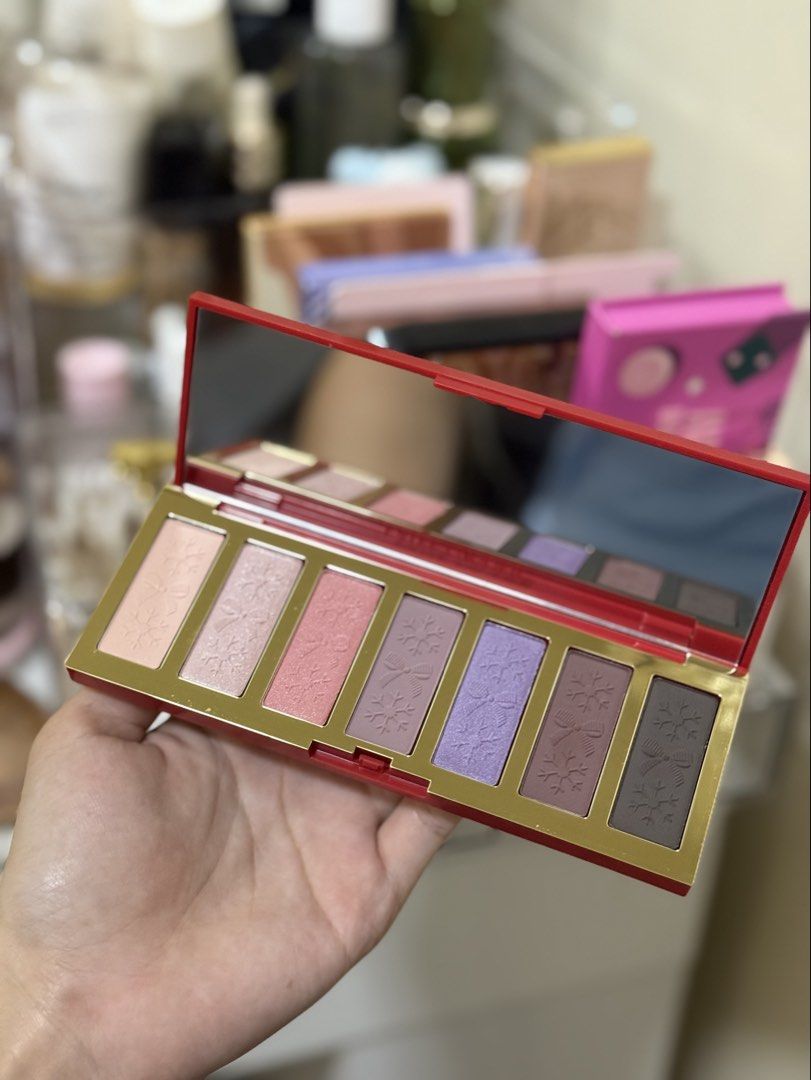 Eyeshadow Palette (Estee Laud er) (Category: Makeup) located in Manila. Submitted by mira_03 (Listing ID 1468902576, Image 3). Description: No more LP Brand new .