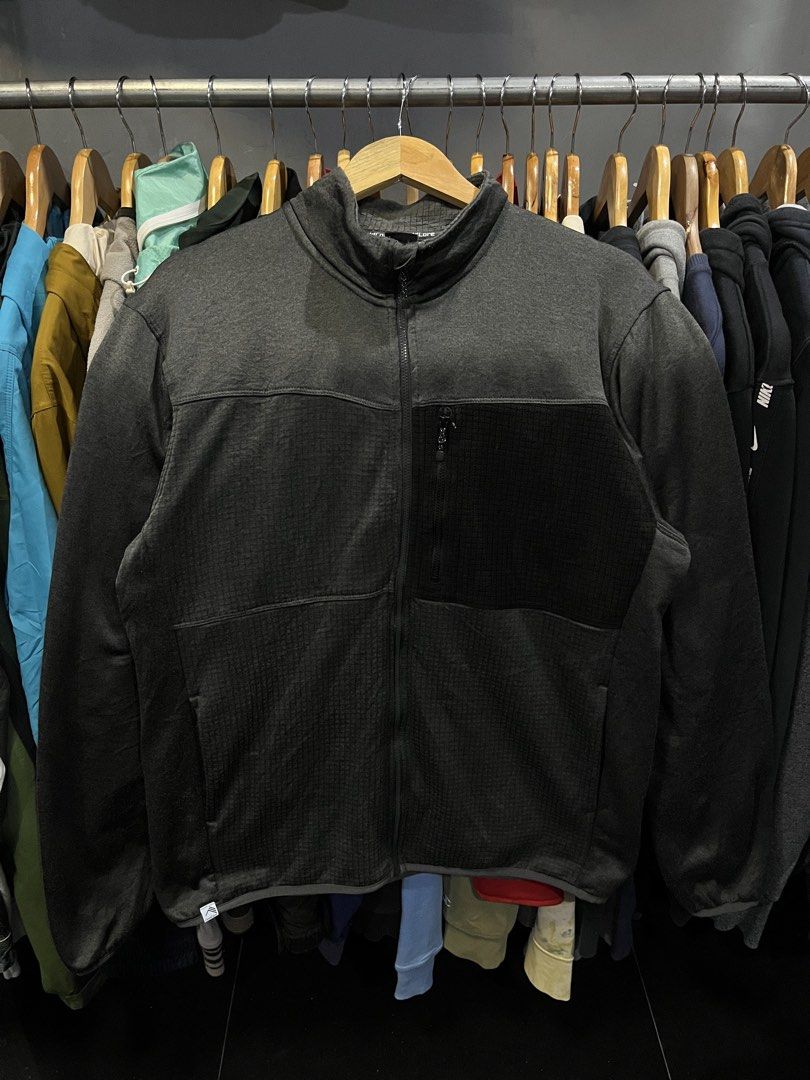F I E L D C O R E Block Fleece Aluminum Jacket (Category: Coats, Jackets and Outerwear) located in Baliuag. Submitted by TOCThrift (Listing ID 1468714579, Image 1). Description: F I E L D C O R E Block Fleece Aluminum Jacket Size LL on tag 23 width x 28 Length L-XL mens fit Pang lamig Excellent Condition No issue 580 + SF Baliwag, Bulacan.