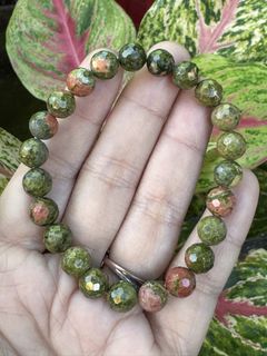(Category: ) located in . Submitted by selling_low_by_bella_ben (Listing ID 1468837309, Image 1). Description: .