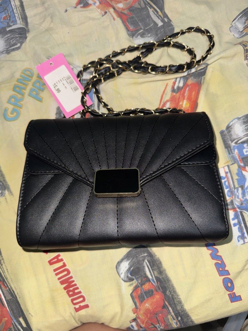 Faux Leather Bag (Category: Other Accessories) located in Manila. Submitted by ligayajm (Listing ID 1468879507, Image 1). Description: .