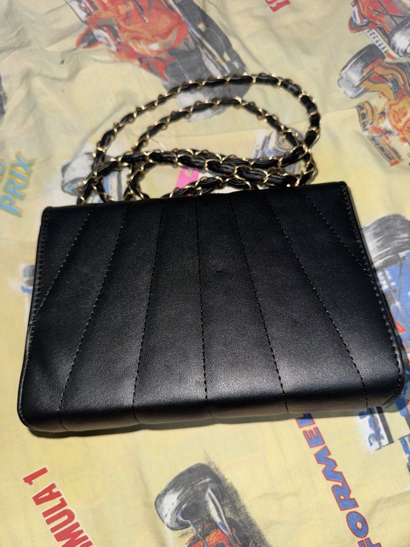 Faux Leather Bag (Category: Other Accessories) located in Manila. Submitted by ligayajm (Listing ID 1468879507, Image 2). Description: .
