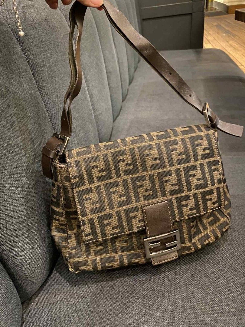 Fendi momma baguette (Category: Luxury Bags & Wallets) located in Cebu City. Submitted by bisayaseller77 (Listing ID 1468873178, Image 1). Description: fendi baguette.