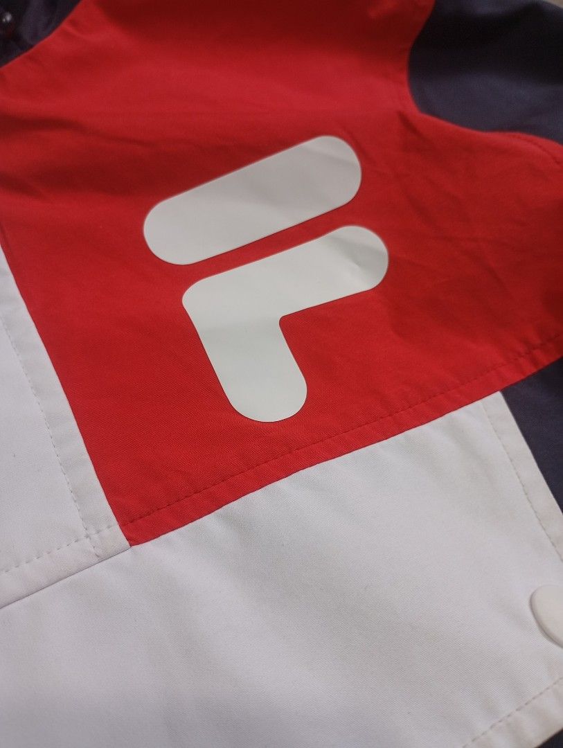 Fila half-zip windbreaker 🫶 (Category: Coats, Jackets and Outerwear) located in Manila. Submitted by thrifterzz_ph (Listing ID 1468734940, Image 3). Description: Dimes: W-21.5/L-26.5 (M) issue: None color rate: 10/10 excellent condition.