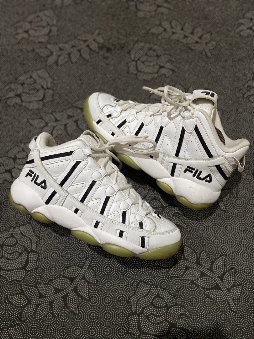 FILA Stackhouse Spaghetti White Black🔥 (Category: Sneakers) located in Liloan. Submitted by kjsneaks (Listing ID 1468816888, Image 1). Description: WTS📢 Size 9 men, 27cm Original Very good condition Sign of usage Can do shipping Dm me.