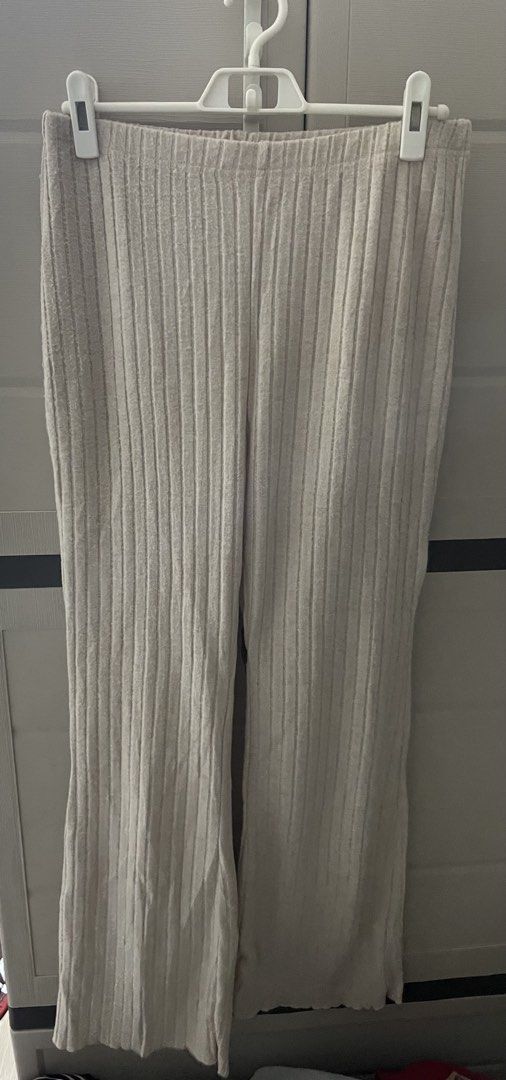 Flare Pants (Category: Other Bottoms) located in Quezon City. Submitted by anywearphl (Listing ID 1468913441, Image 2). Description: Size L-XL.