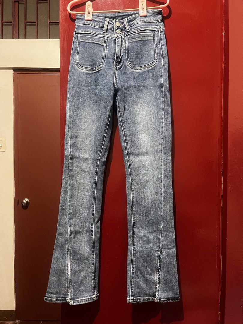 flared jeans (Category: Jeans) located in Quezon City. Submitted by mademoisjelle (Listing ID 1468871667, Image 1). Description: stretchy material.