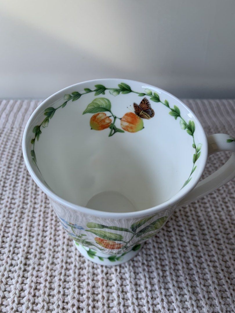 Floral Mug - Fine Bone China (Category: Coffee & Tea Tableware) located in Tandag. Submitted by jeason_22 (Listing ID 1468833579, Image 3). Description: • Fine bone • Floral mug • 4.2 inches tall • Good condition 📌 Please see photos for the actual design and condition. Kindly review all photos before purchasing. 📦 Carefully packed for safe shipping. Thank you for supporting our thrift shop! 🤍.