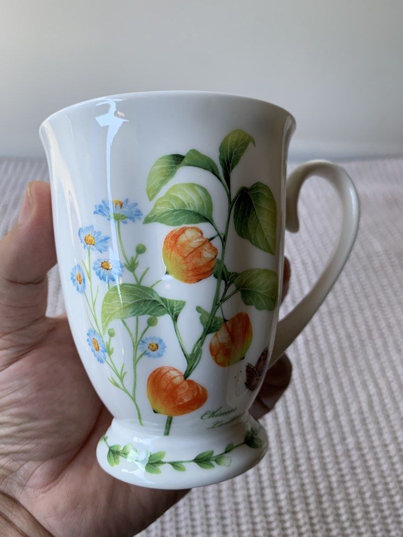 Floral Mug - Fine Bone China (Category: Coffee & Tea Tableware) located in Tandag. Submitted by jeason_22 (Listing ID 1468833579, Image 2). Description: • Fine bone • Floral mug • 4.2 inches tall • Good condition 📌 Please see photos for the actual design and condition. Kindly review all photos before purchasing. 📦 Carefully packed for safe shipping. Thank you for supporting our thrift shop! 🤍.