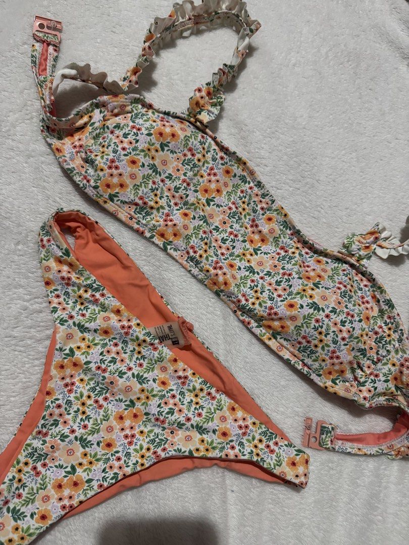 Floral Ruffle Bikini Set (Category: Bikinis & Swimsuits) located in Manila. Submitted by declutter.jasmin (Listing ID 1468769436, Image 1). Description: Fits to XS to Small Never been used Tondo or Qc loc.