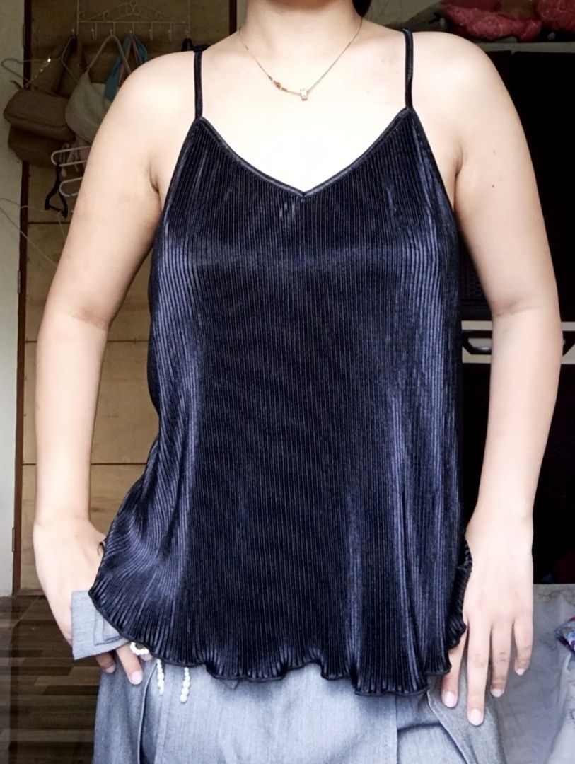 Flowy Strappy Silk Top (Category: Sleeveless) located in Maragondon. Submitted by wynne.picks (Listing ID 1468771107, Image 3). Description: SheIn Brand.