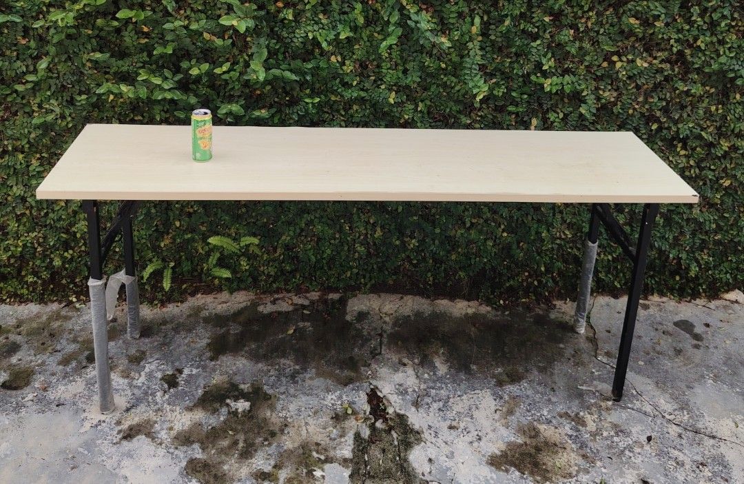 Foldable rectangular banquet table (Category: Tables & Sets) located in Hulu Selangor. Submitted by honey5 (Listing ID 1468717195, Image 2). Description: About 71 x 18 x 30 inches Good condition No extra pictures Collect at Bukit Beruntung only .