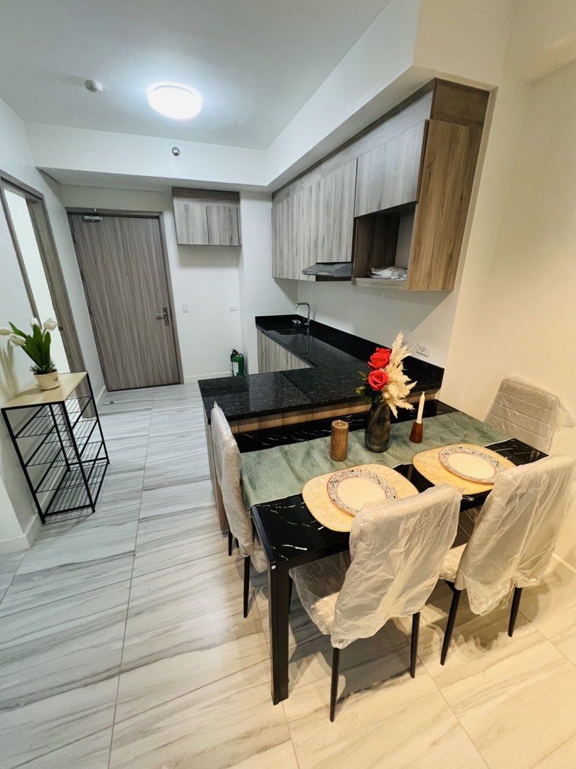 FOR LEASE | MAVEN @CAPITOL COMMONS North Tower (Category: Apartments & Condos) located in Makati City. Submitted by yanifinder (Listing ID 1468754971, Image 1). Description: FOR LEASE | MAVEN AT CAPITOL COMMONS North Tower | 51st Floor * 73 sqm | Fully Furnished * 2 Bedrooms | 3 T&B * Maid’s/Utility Room * 2 Balconies with Ortigas & BGC Views * 1 Parking Slot Rental Rate: ₱70,000/month Includes parking and association dues. Lease Terms: 2 Months 